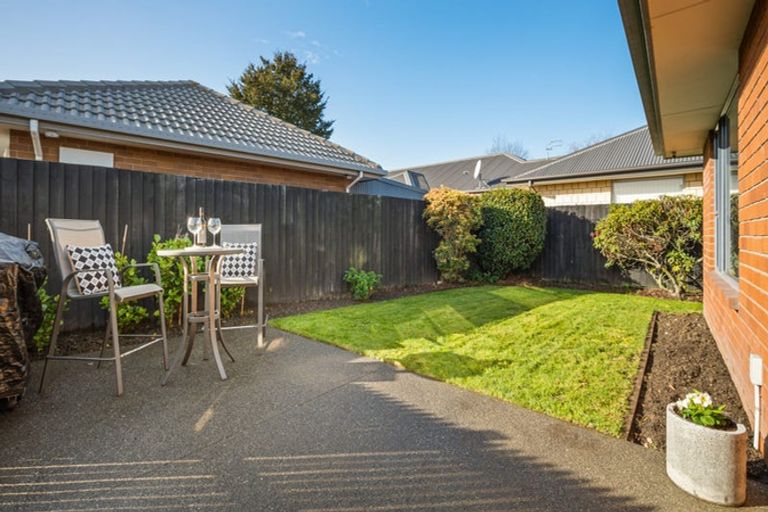 Photo of property in 1/14 Innisfree Place, Northwood, Christchurch, 8051