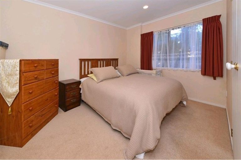 Photo of property in 43 Ribbonwood Crescent, Goodwood Heights, Auckland, 2105