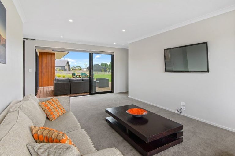 Photo of property in 76 Verdeco Boulevard, Lincoln, 7608