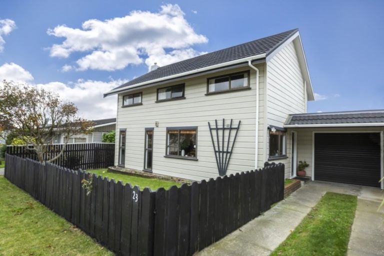 Photo of property in 23 Rembrandt Avenue, Tawa, Wellington, 5028