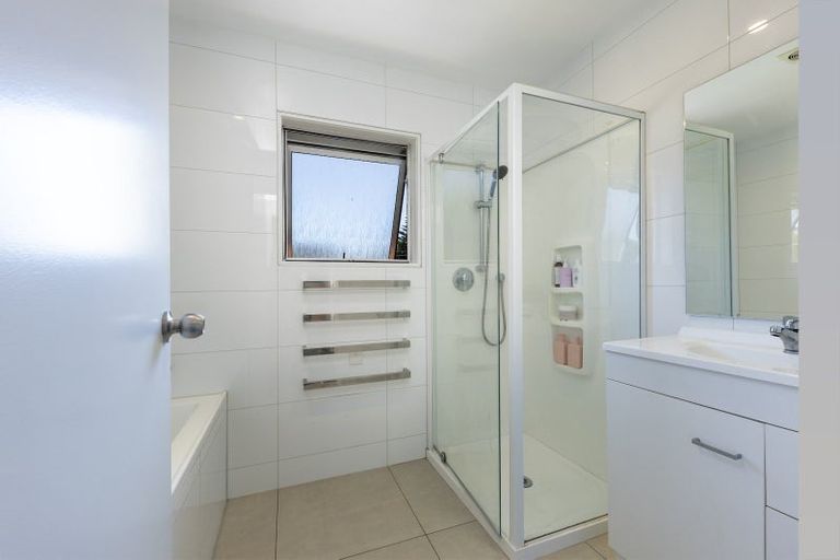 Photo of property in 37 Maude Street, Riverhead, 0820