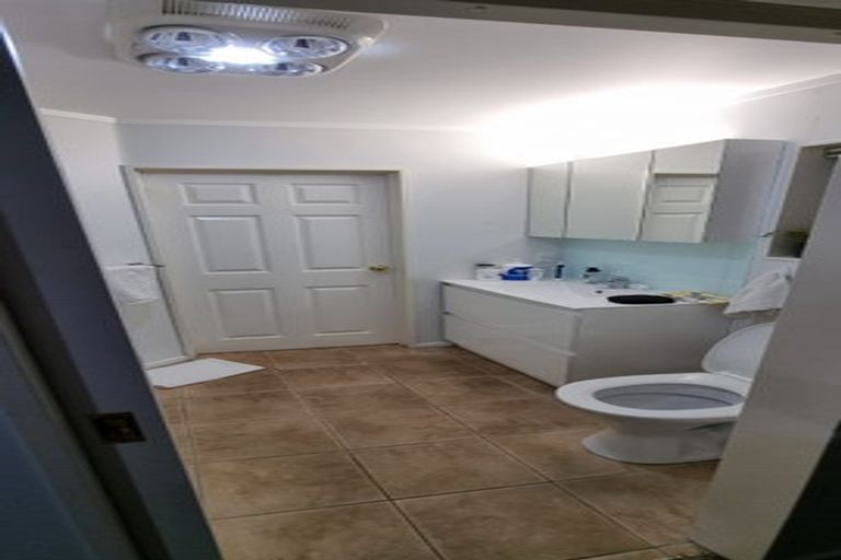 Photo of property in 11 Kotuku Drive, Paraparaumu Beach, Paraparaumu, 5032