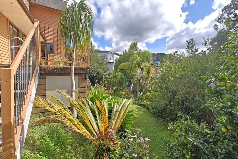 Photo of property in 1 Glenreagh Place, Torbay, Auckland, 0630