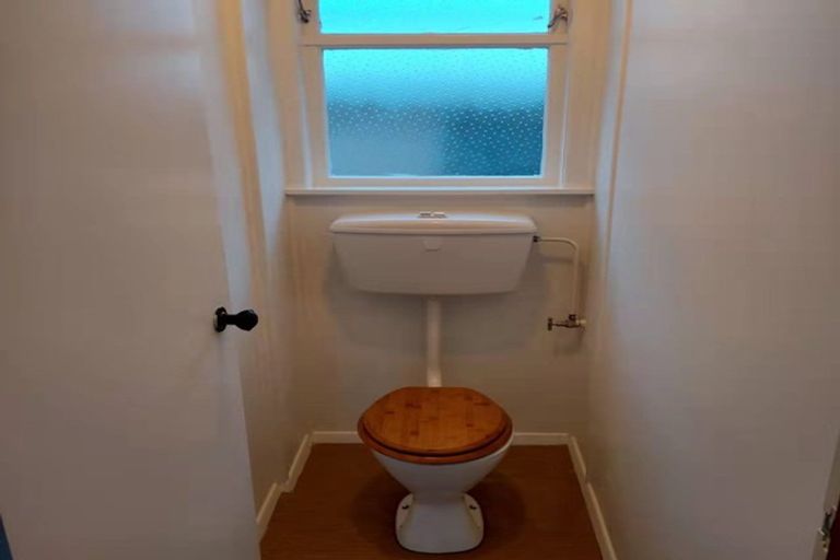 Photo of property in 28 Durham Street, Cannons Creek, Porirua, 5024