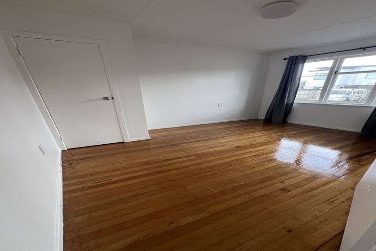 Photo of property in 447 Massey Road, Mangere East, Auckland, 2024