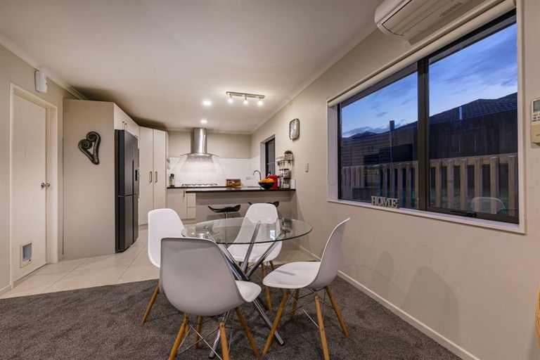 Photo of property in 22 Bradnor Meadows Drive, Swanson, Auckland, 0612