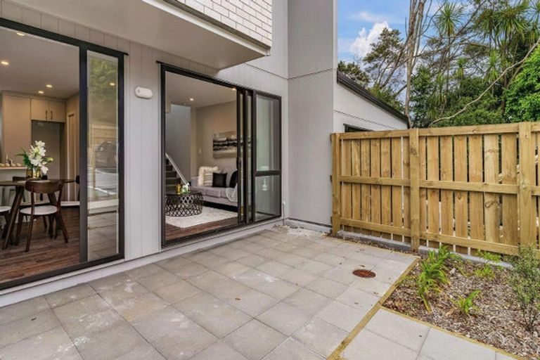 Photo of property in 36 Tokai Place, Glen Eden, Auckland, 0602