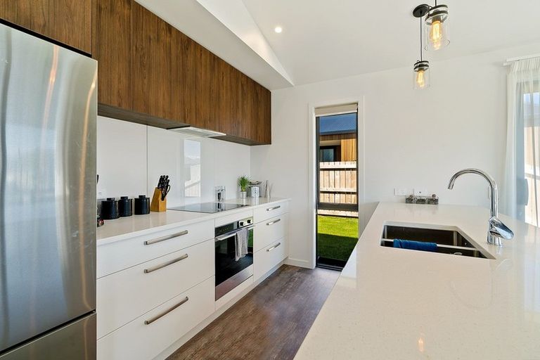 Photo of property in 11 Obelisk Street, Wanaka, 9305