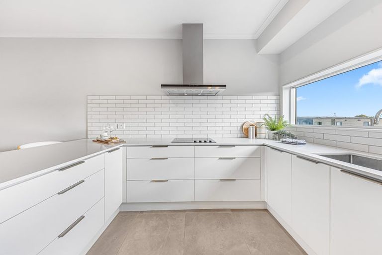 Photo of property in 51 Roundel Crescent, Whenuapai, Auckland, 0618