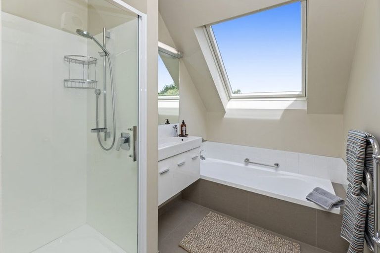 Photo of property in 23 Glenharrow Avenue, Avonhead, Christchurch, 8042