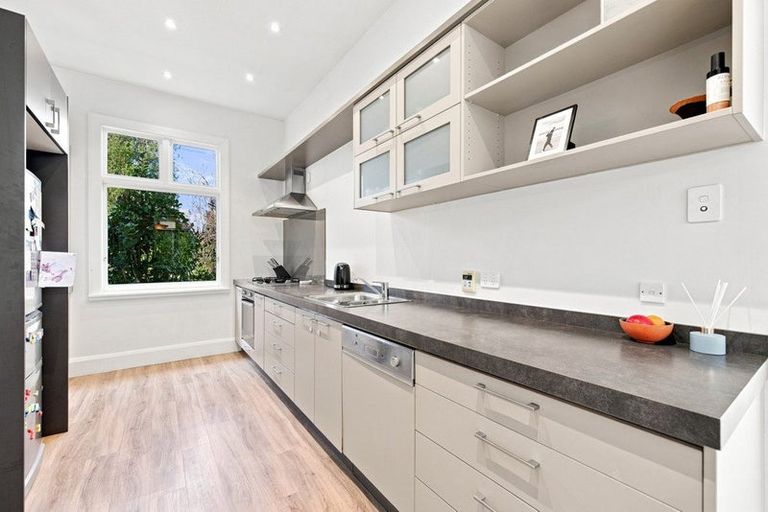 Photo of property in 124 Edward Avenue, Edgeware, Christchurch, 8013