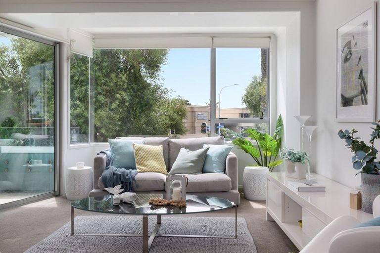 Photo of property in Algarve Apartments, 102/332 Maunganui Road, Mount Maunganui, 3116