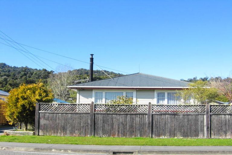 Photo of property in 109 Sinnott Road, Greymouth, 7805