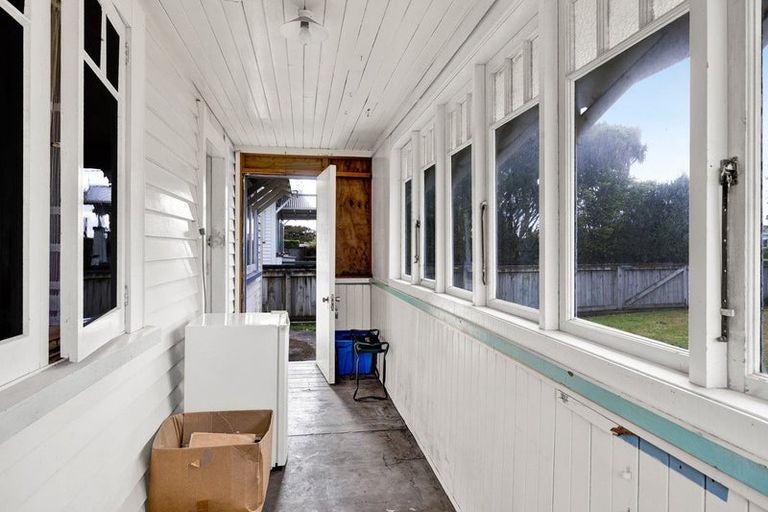 Photo of property in 23 Turuturu Road, Hawera, 4610