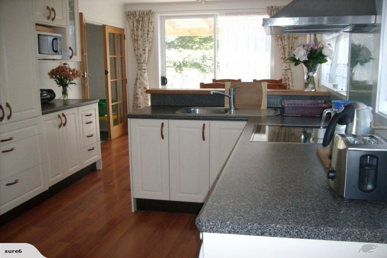 Photo of property in 122 Kings Crescent, Hutt Central, Lower Hutt, 5010