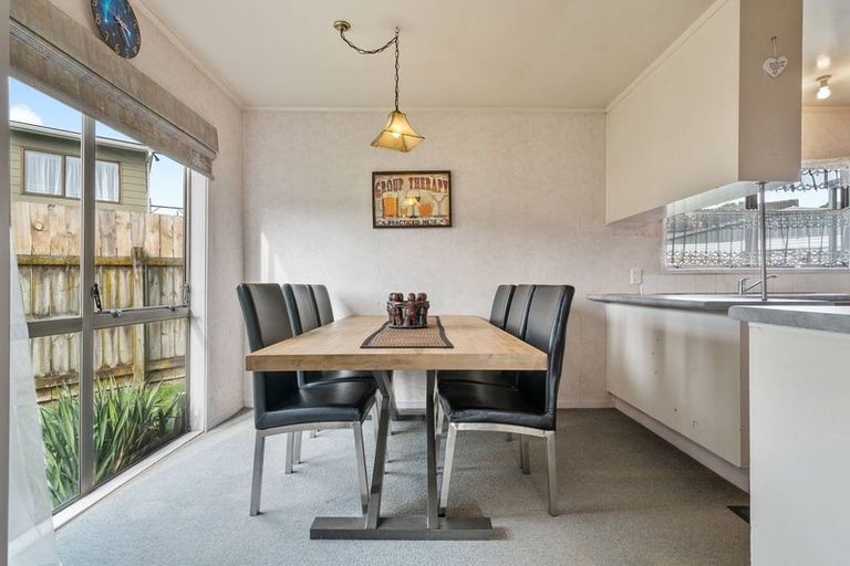 Photo of property in 5 Aronia Way, Goodwood Heights, Auckland, 2105