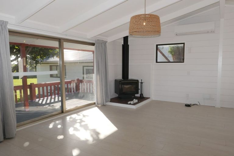 Photo of property in 1 Makora Road, Otaihanga, Paraparaumu, 5036