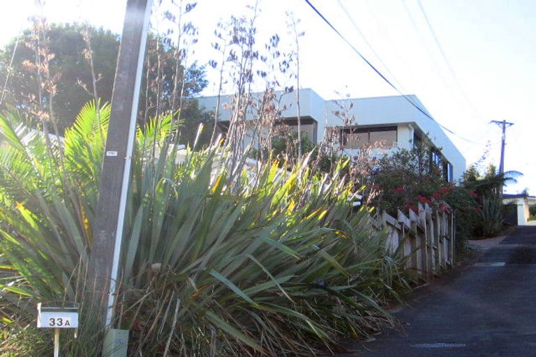 Photo of property in 2/33 Hythe Terrace, Mairangi Bay, Auckland, 0630