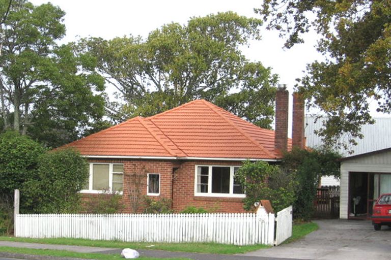 Photo of property in 251 Royal Road, Massey, Auckland, 0614