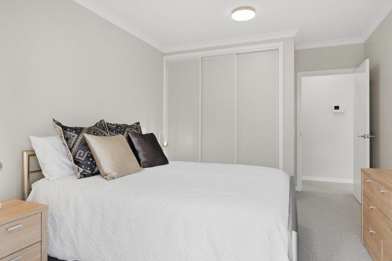 Photo of property in 76 Rewa Rewa Lane, Orewa, 0931