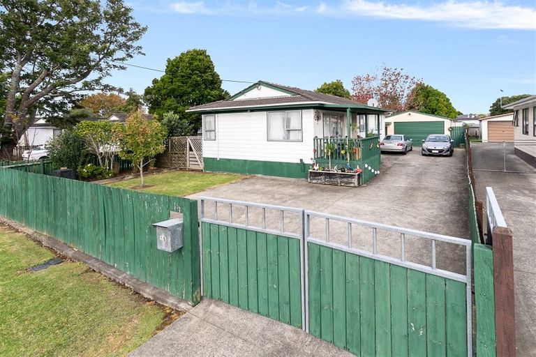 Photo of property in 16 Glen Road, Ranui, Auckland, 0612