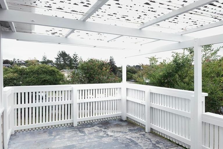 Photo of property in 46 Stott Avenue, Birkdale, Auckland, 0626