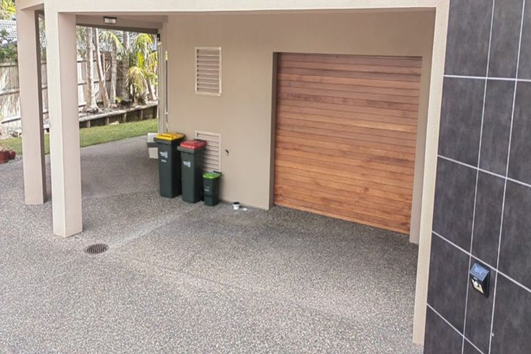 Photo of property in 88a Picasso Drive, West Harbour, Auckland, 0618