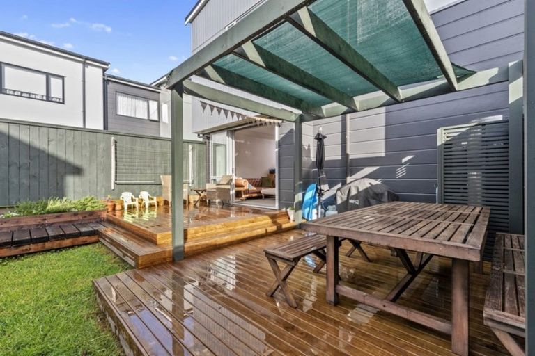 Photo of property in 10 Weta Road, Hobsonville, Auckland, 0616