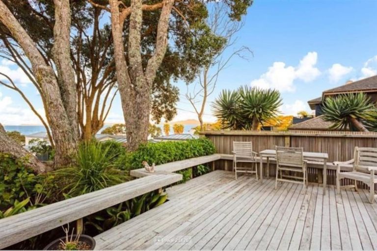 Photo of property in 7a View Road, Campbells Bay, Auckland, 0630