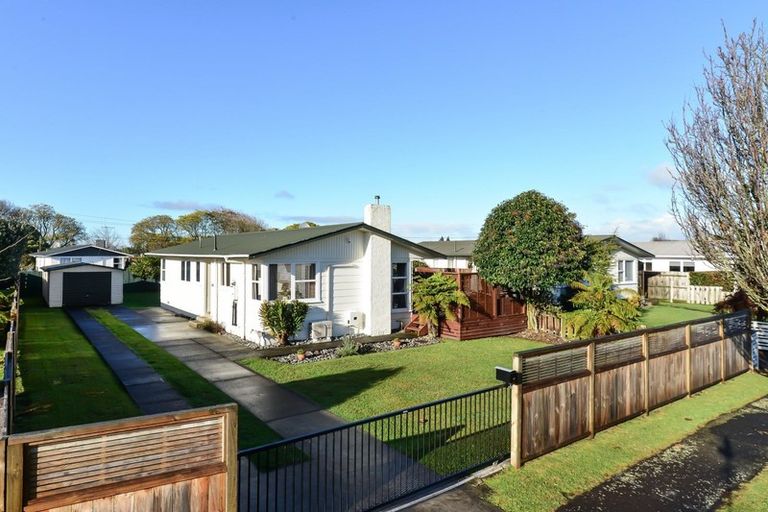 Photo of property in 12 Katherine Place, Melville, Hamilton, 3206