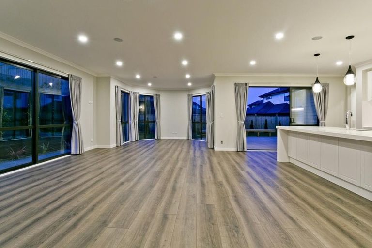 Photo of property in 32 Pioneer Rise, Silverdale, 0932