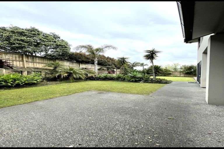 Photo of property in 10 Rangi Avenue, Schnapper Rock, Auckland, 0632
