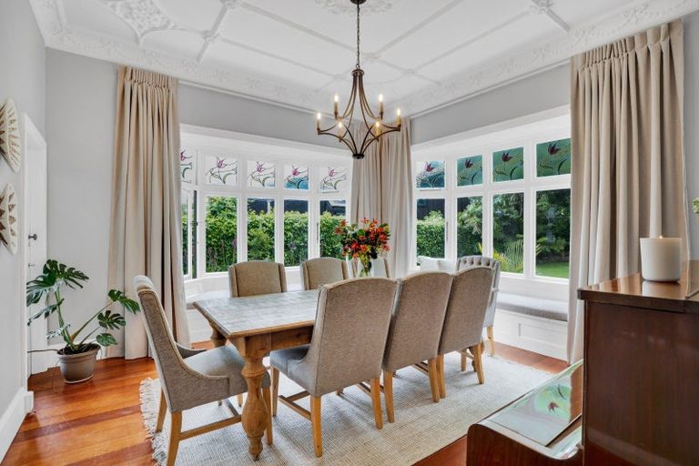 Photo of property in 18 Ridge Lane, New Plymouth, 4310