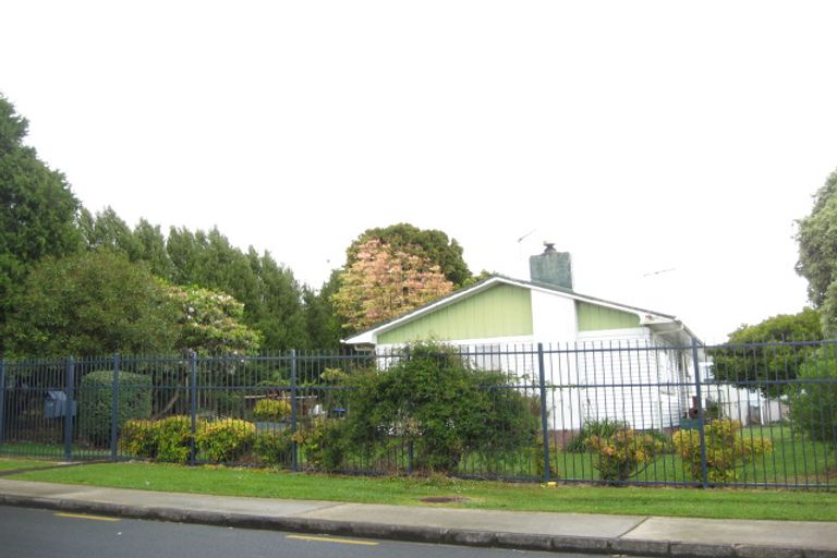 Photo of property in 42 Sunnypark Avenue, Rosehill, Papakura, 2113