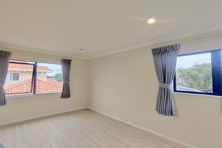 Photo of property in 24 Erne Crescent, East Tamaki, Auckland, 2016