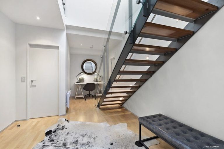 Photo of property in Sanctum Apartment, 10 Ebor Street, Te Aro, Wellington, 6011