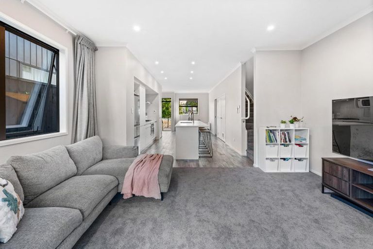Photo of property in 4 Kapia Road, Westgate, Auckland, 0614
