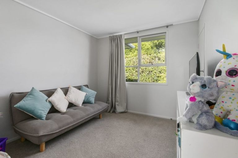 Photo of property in 30 Wallace Road, Mangere Bridge, Auckland, 2022