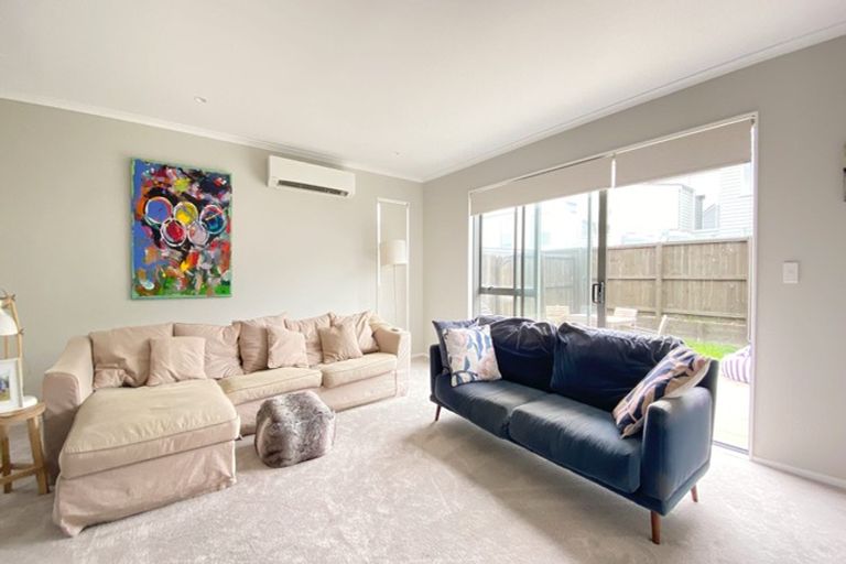 Photo of property in 57 Glidepath Road, Hobsonville, Auckland, 0616