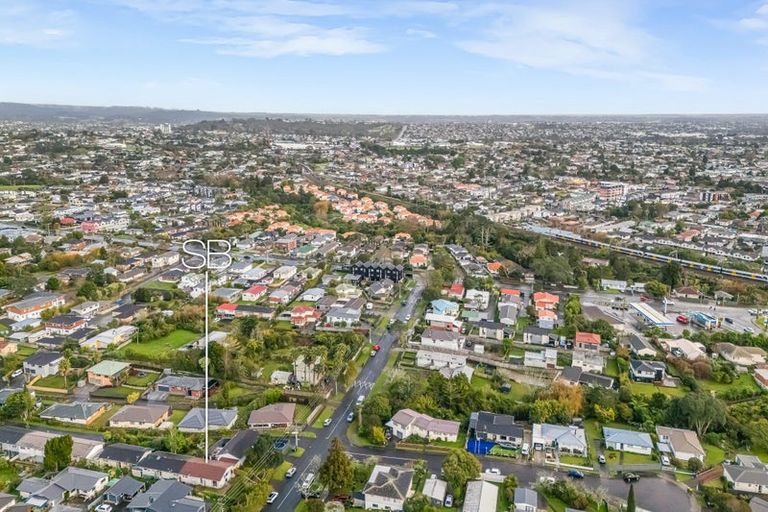 Photo of property in 2/21 Gardner Avenue, New Lynn, Auckland, 0600
