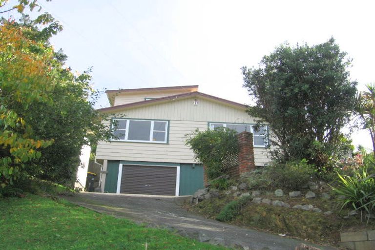 Photo of property in 41 Franklyn Road, Tawa, Wellington, 5028
