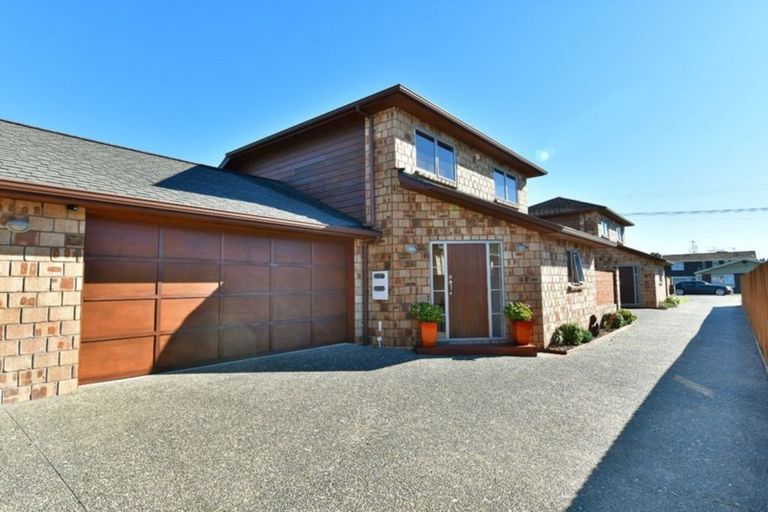 Photo of property in 30a Riverside Road, Orewa, 0931