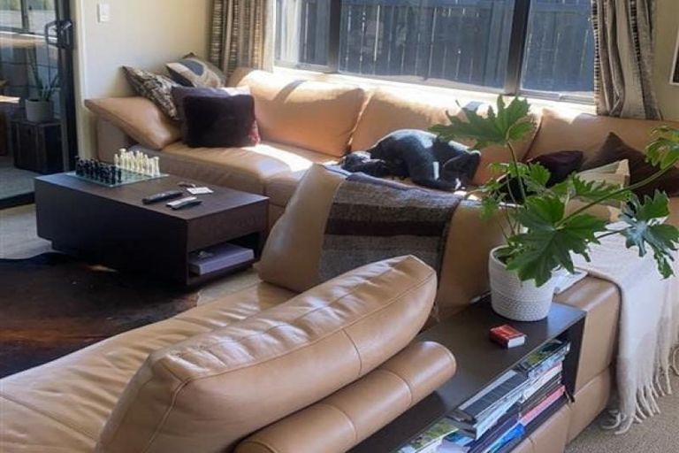 Photo of property in 3a Marchant Place, Westown, New Plymouth, 4310