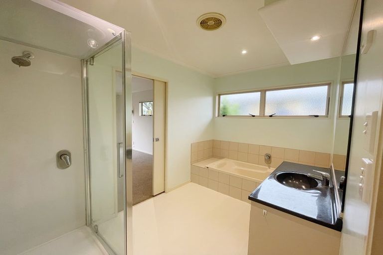 Photo of property in 100 Dixon Road, Glenview, Hamilton, 3206