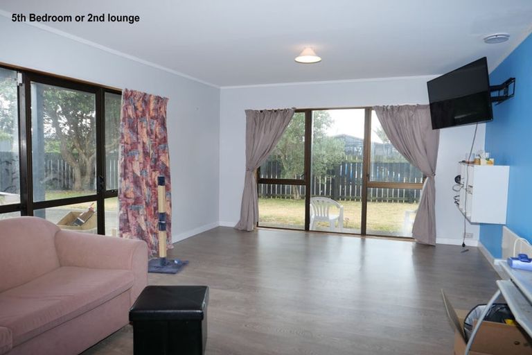 Photo of property in 8 Olive Terrace, Paraparaumu Beach, Paraparaumu, 5032
