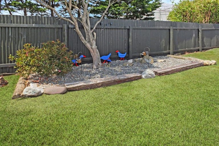 Photo of property in 35 Nash Parade, Foxton Beach, Foxton, 4815