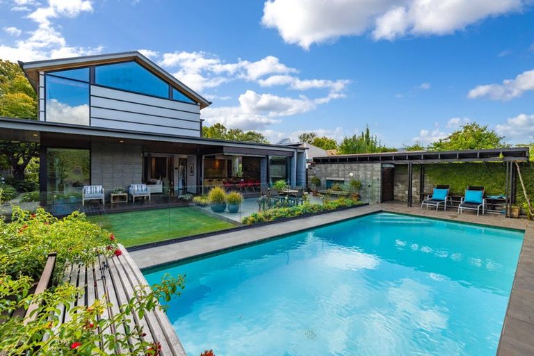 Photo of property in 69 Hartley Avenue, Strowan, Christchurch, 8052