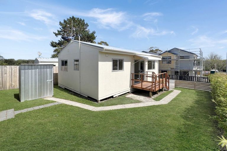 Photo of property in 25 West Harbour Drive, West Harbour, Auckland, 0618