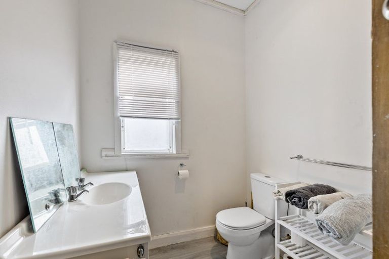 Photo of property in 64 Lyndhurst Street, Takaro, Palmerston North, 4412