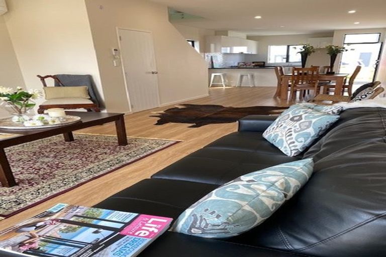 Photo of property in 10 Tapuwae Way, Mangere Bridge, Auckland, 2022